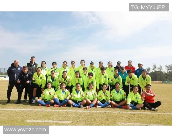 广西职业足球队奋战赛场展现拼搏精神与团队力量的崛起之路 广西职业足球队奋战赛场展现拼搏精神与团队力量的崛起之路